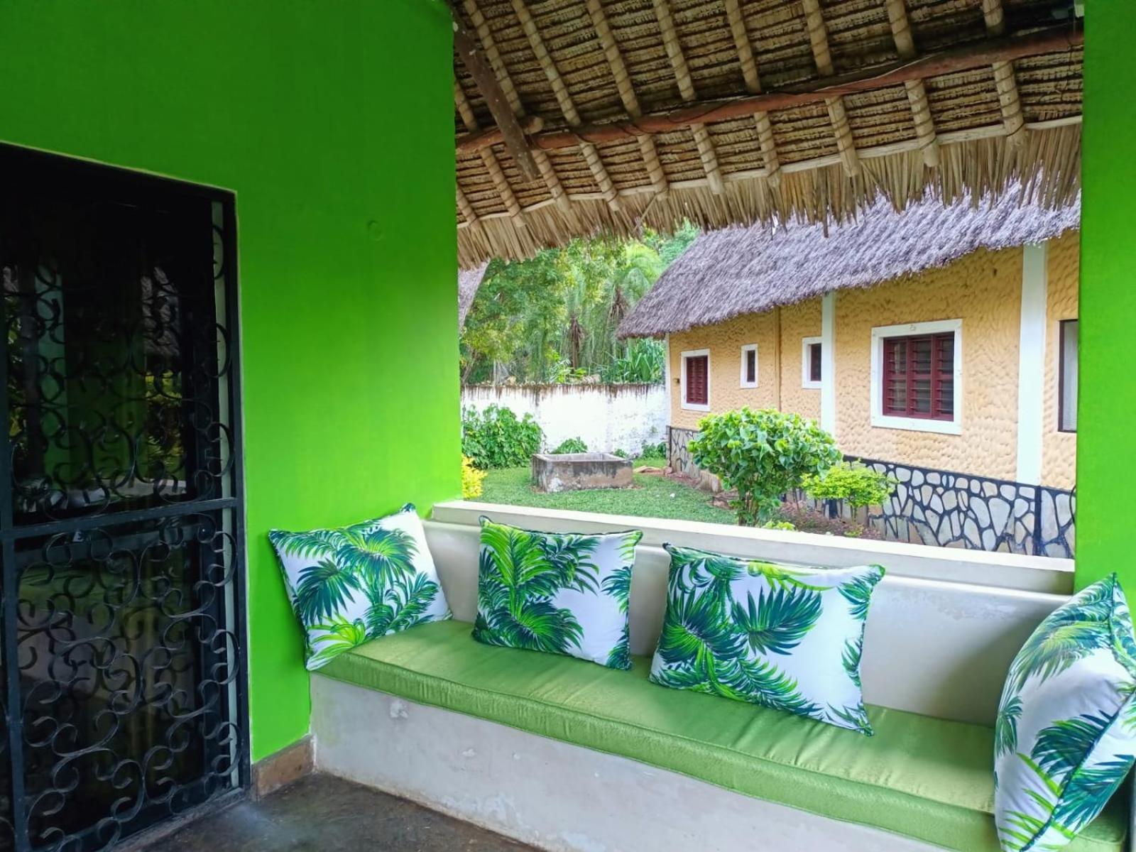 Oasis Diani Beach Villas Exterior photo